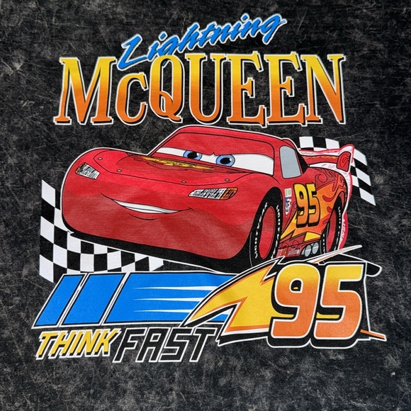 PIXAR DISNEY LIGHTNING MCQUEEN JUNIORS WOMEN CROP TOP SHIRT - Picture 2 of 6